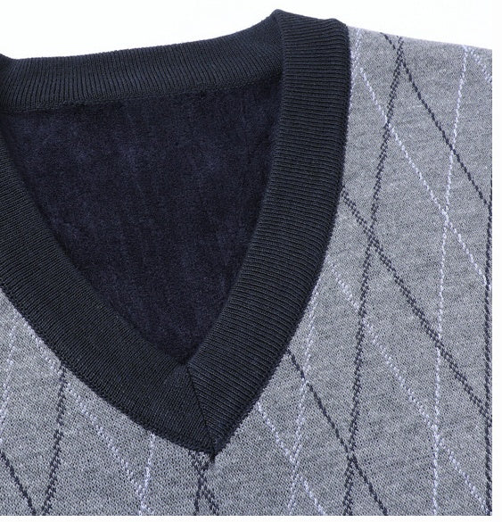 Dad Wore A Spring And Autumn Vest With A Middle-aged Sweater.